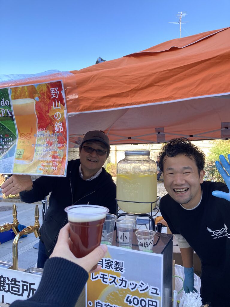 ブルワーの方の笑顔が最高に素敵!もう一人の方からは原材料について教えてもらいました。